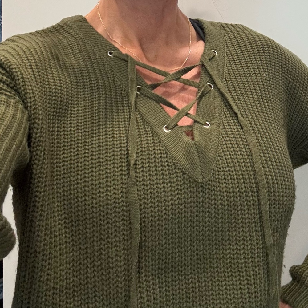 Love By Design Olive Green Lace-Up V-Neck oversized Sweater - size L